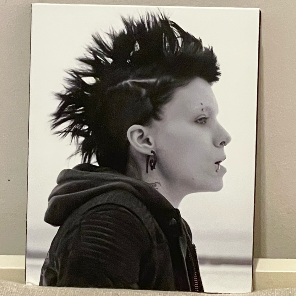 3-disc set - The Girl with the Dragon Tattoo: 2 Blu-Ray discs & 1 DVD